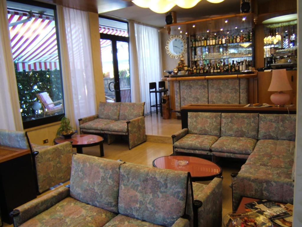 Hotel Matilde Marina di Massa Exterior foto