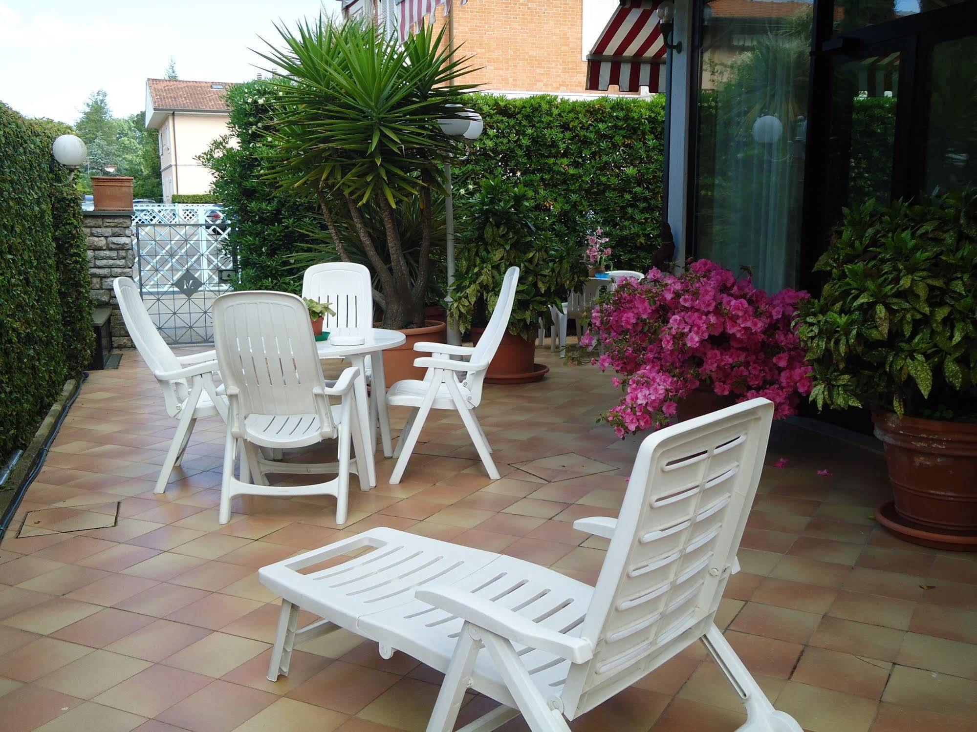 Hotel Matilde Marina di Massa Exterior foto