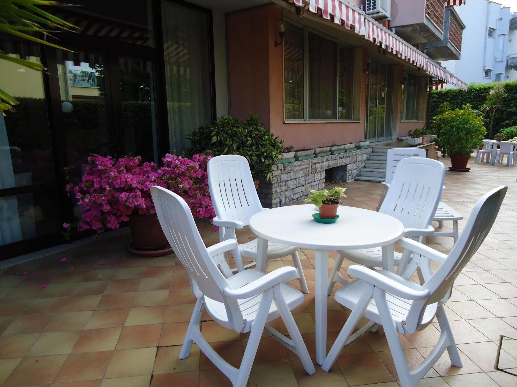 Hotel Matilde Marina di Massa Exterior foto